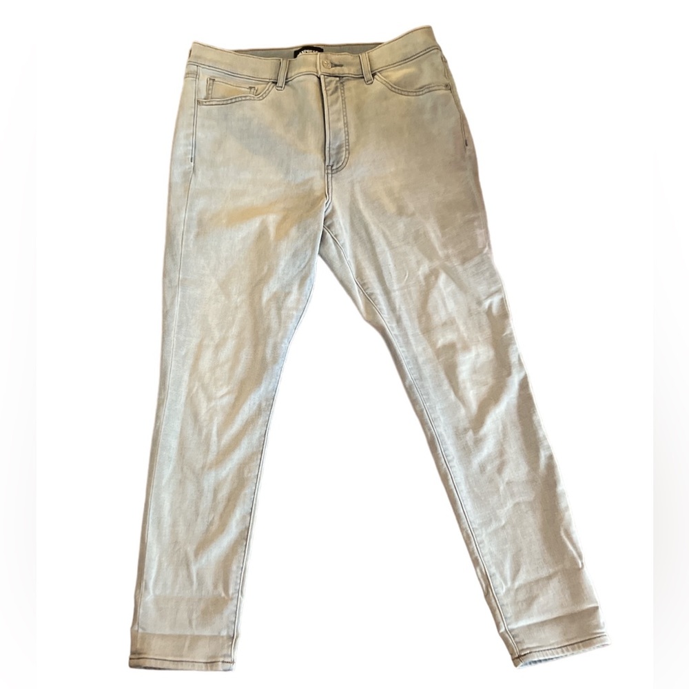 Express light wash skinny jeans
